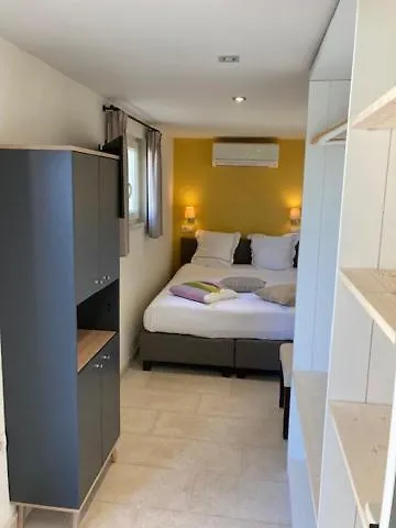 Nostromo krevet i doručak Funtana